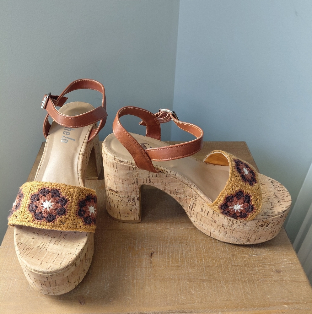 Sheln Brown Crocheted Boho Style Platform Sandals - Picture 3 of 8